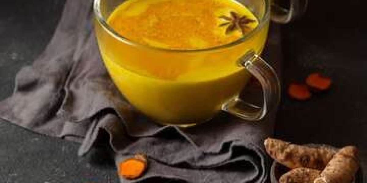 How to Use Turmeric Milk for Glowing Skin?