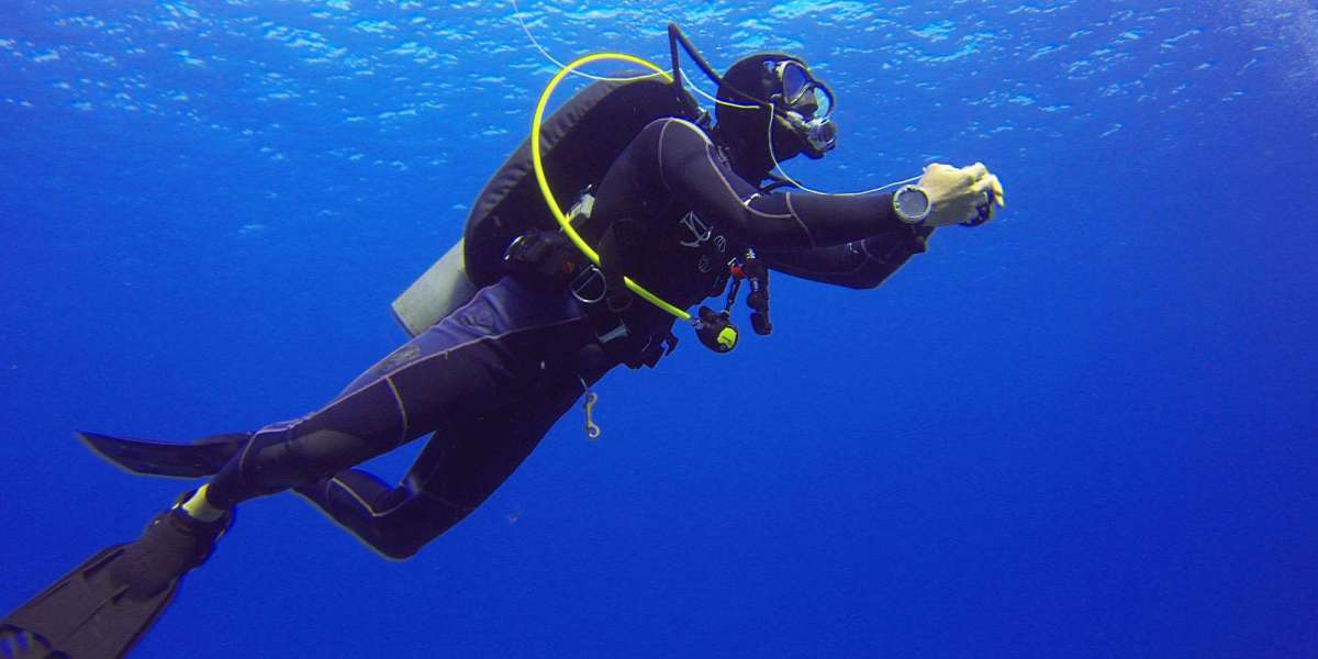 Unleash Your Inner Explorer: Scuba Diving in Hurghada